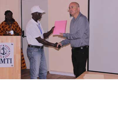 Presentation of Certificates to APMT